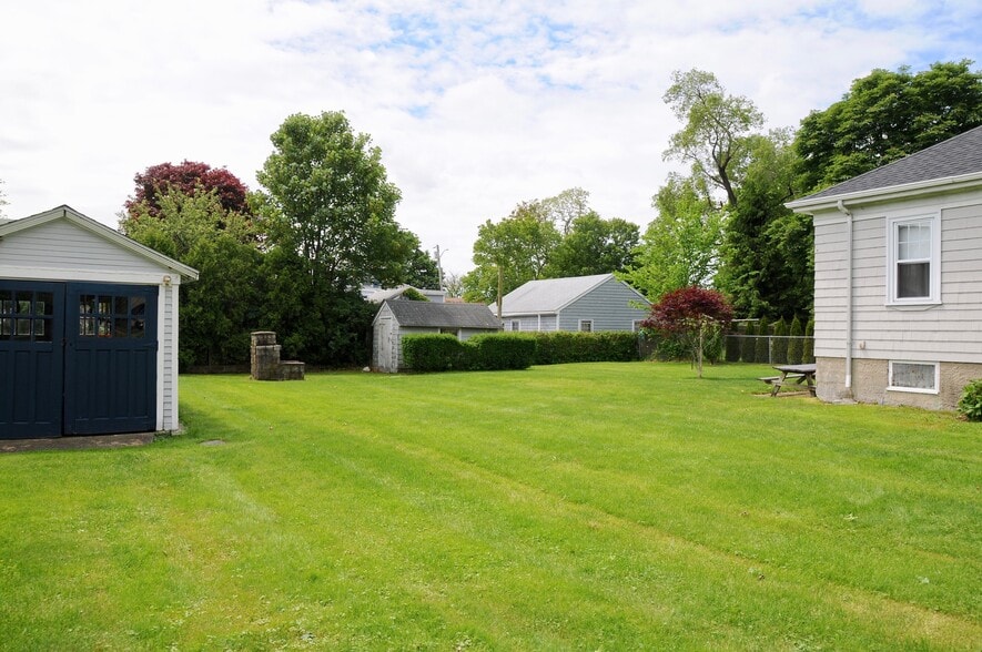 Building Photo - 54 Walley St