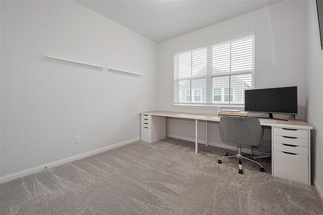 Building Photo - 3115 Planters Peak Dr