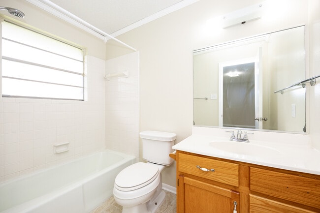 Building Photo - 12114 Tams Dr