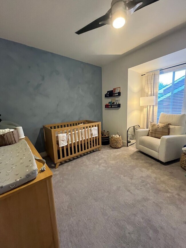 Building Photo - Beautiful 3 bed 2.5 bath home