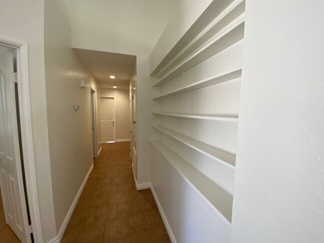 Building Photo - 5828 Ave L11