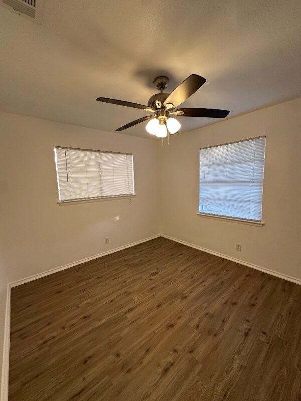 Building Photo - 7206 Glen Haven Dr