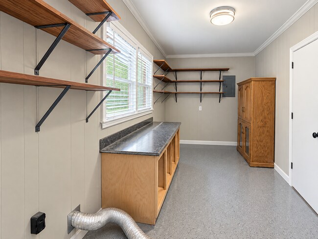 Building Photo - 19 Bridgewood Ave