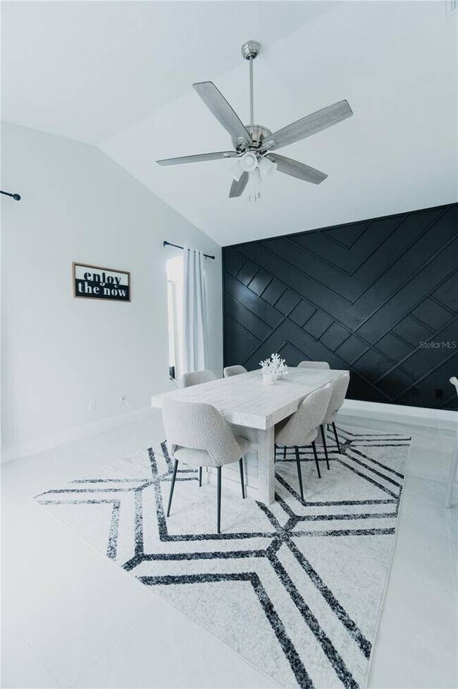 Building Photo - 1014 Corvina Dr