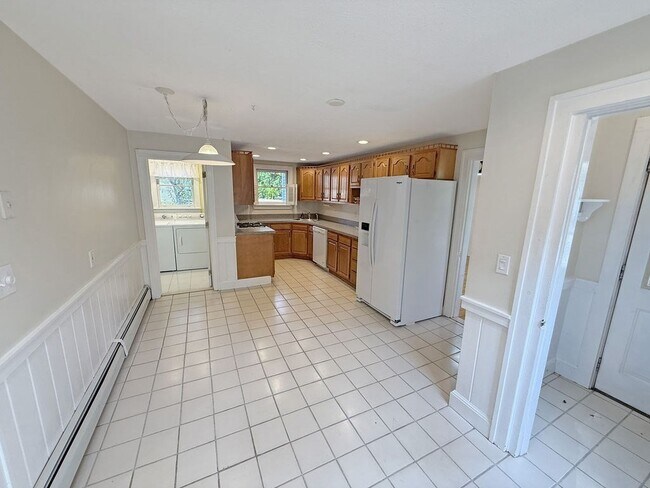 Building Photo - 52 Littleton Rd