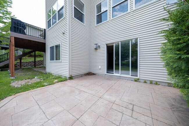 Building Photo - 15515 59th Pl N