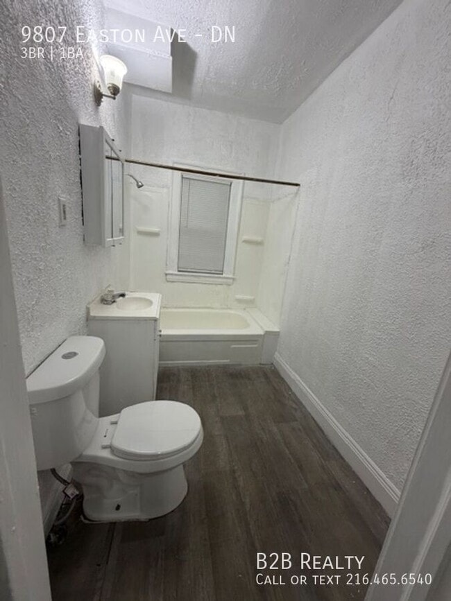 Building Photo - 9807 Easton Ave