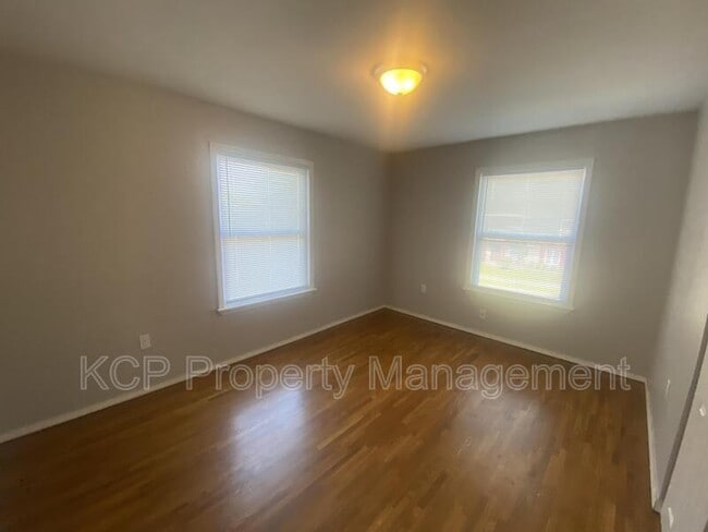 Building Photo - 115 N Albert Pike Ave