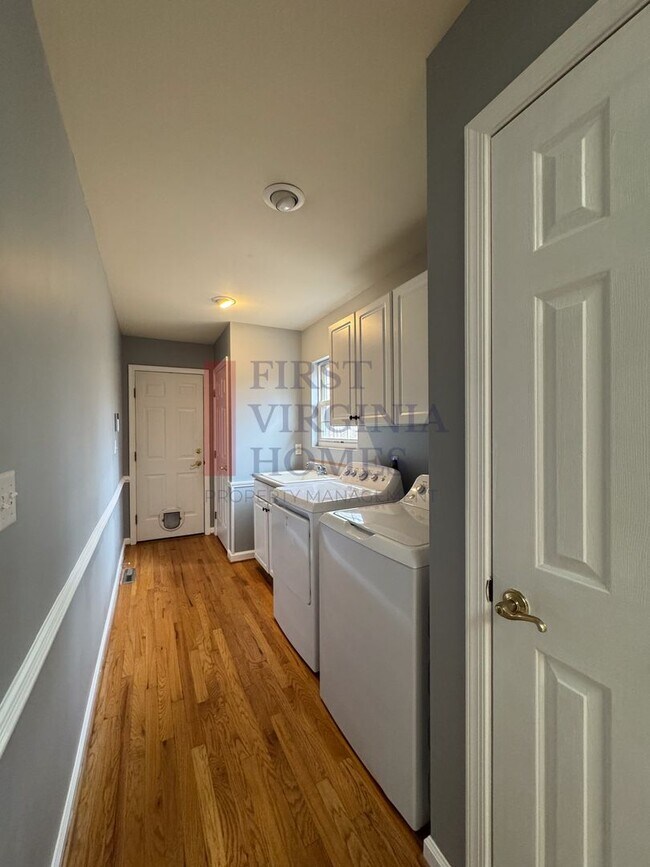 Building Photo - 3 Bedroom/2 Bath Lake Monticello Monticello Rental