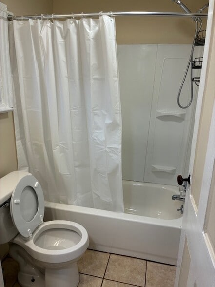 Building Photo - 52 Summit St