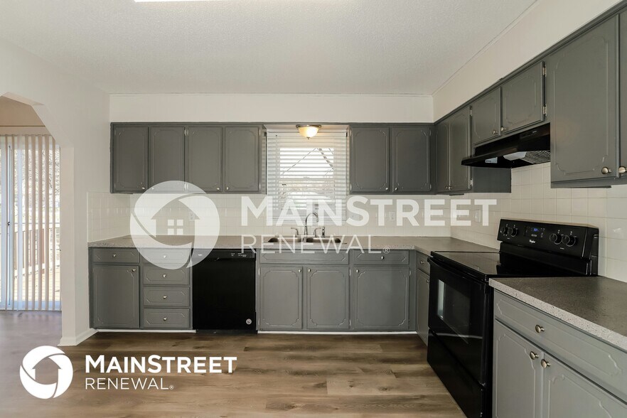 Building Photo - 2505 Folsom St