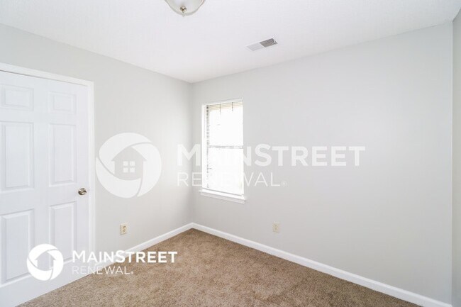 Building Photo - 6349 Valleydale Dr