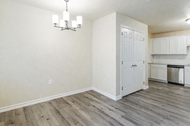 Building Photo - AVAILABLE NOW; APPLY ON OUR WEBSITE TODAY!!!