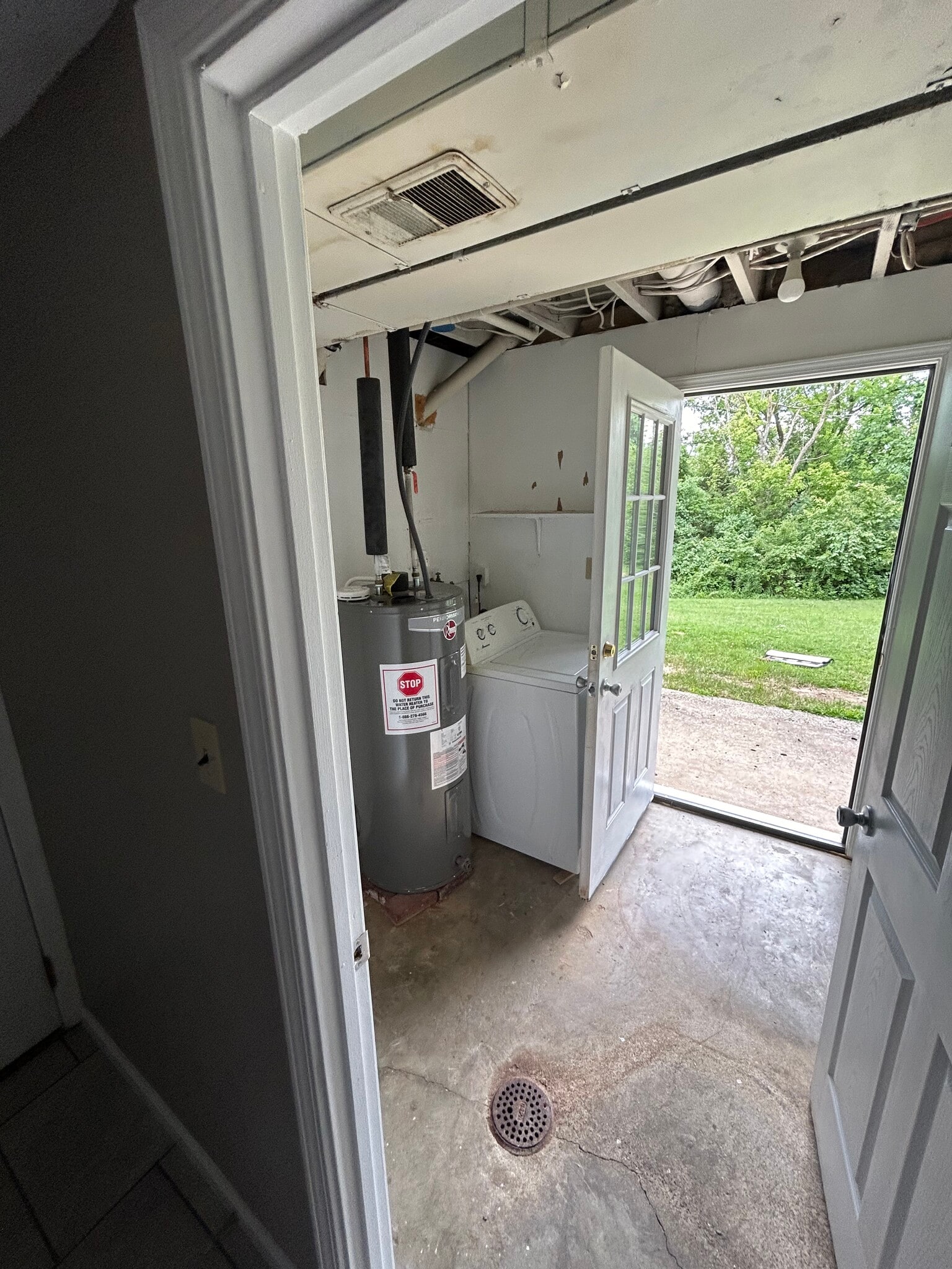 Laundry - 1675 Crystal Heights Rd