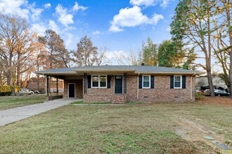 Building Photo - MOVE-IN READY! 3 BR, 1 BA Brick Ranch *EXCELLENT Wayne Mem. Drive Location!*