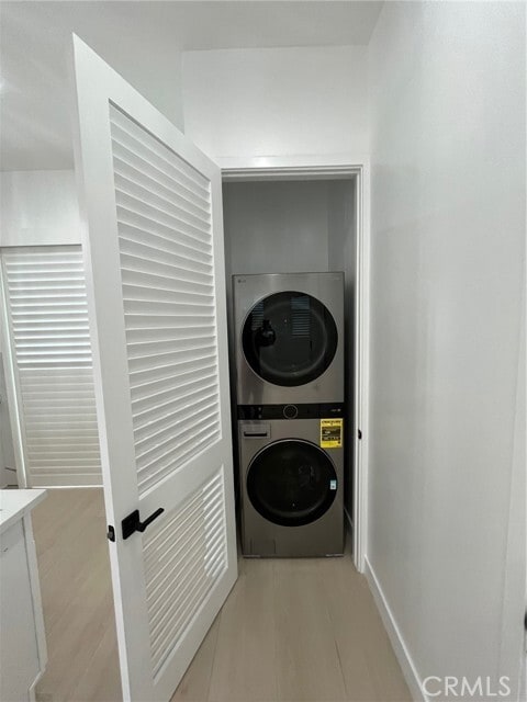 Building Photo - 8684 Oasis Ave