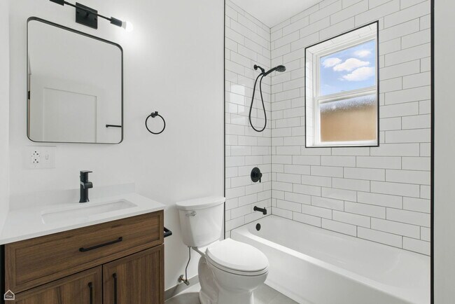 Building Photo - 1928 W 21st St