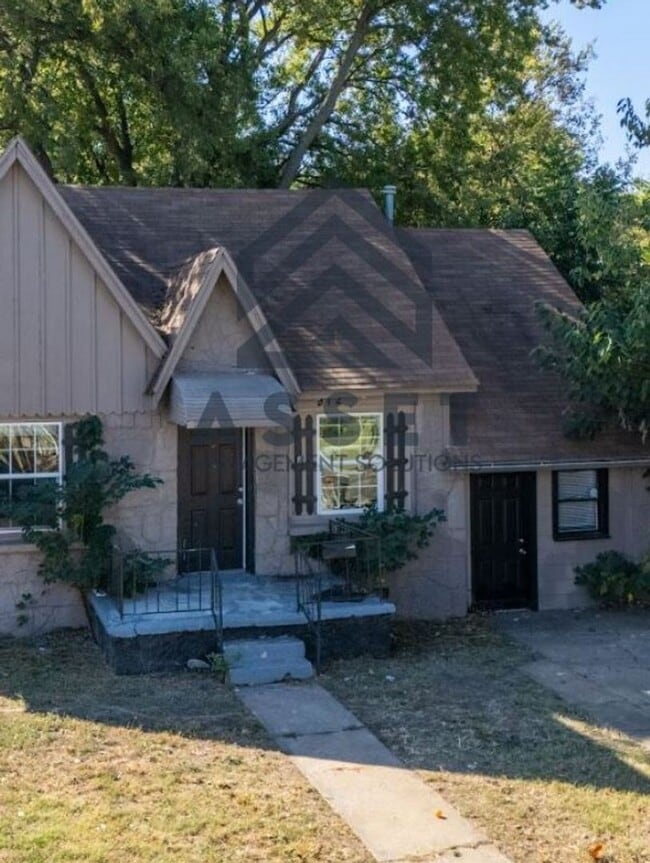 Building Photo - 4 Bedroom House Available now in OKC