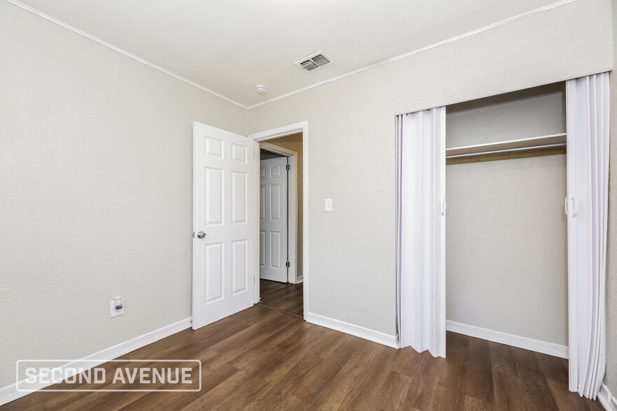 Building Photo - 4640 Suray Ave