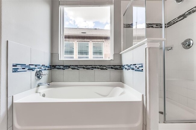 Building Photo - 505 Palmilla St