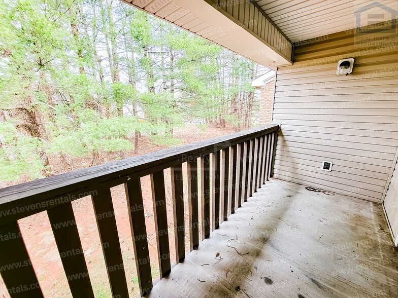 Building Photo - 419 Oriole Dr