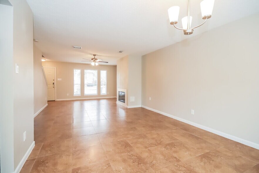 Building Photo - 1711 Oak Ridge Dr