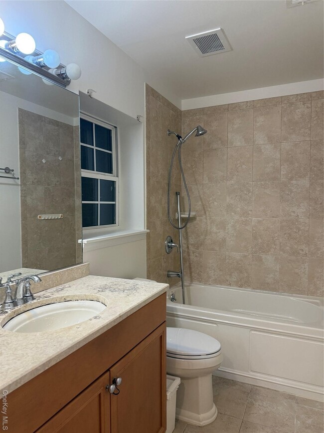 Building Photo - 2-16A Constitution Pl