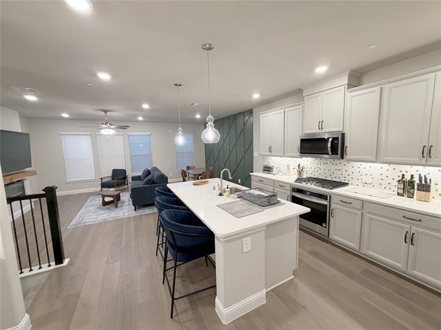 Building Photo - 328 Greenhouse Dr