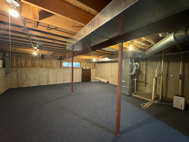Building Photo - 1N061 Mission Ct