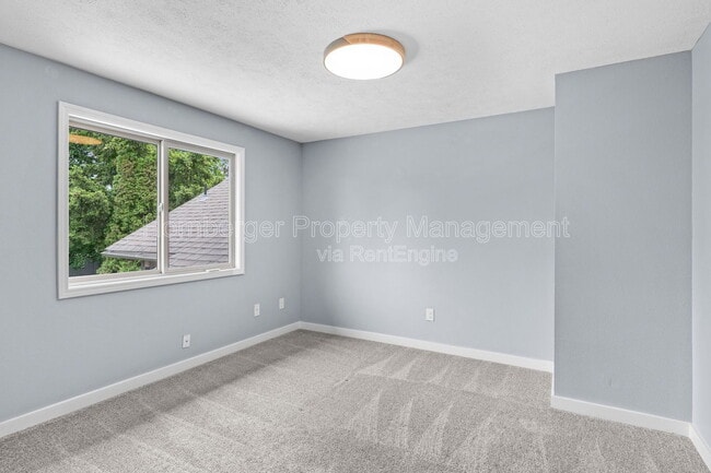 Building Photo - 3807 S Woodward Rd