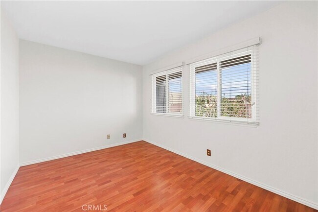 Building Photo - 10441 Rutgers Way