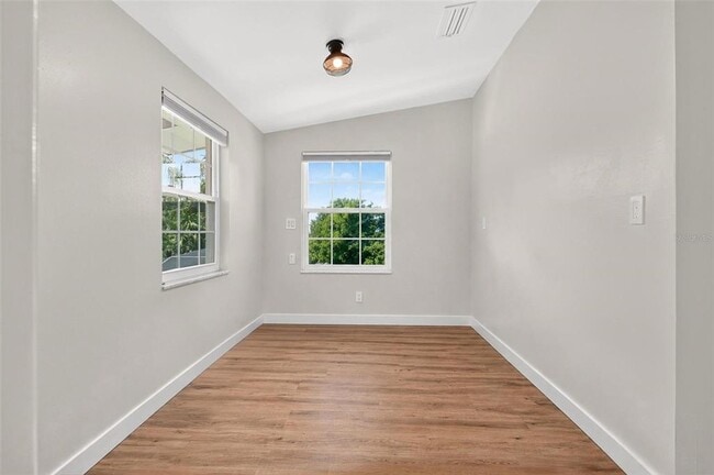 Building Photo - 1099 Grove Ave