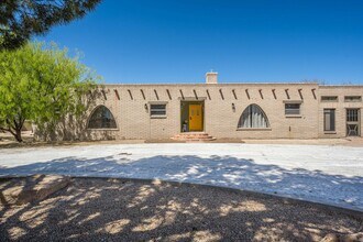 Building Photo - 1032 Carver Rd
