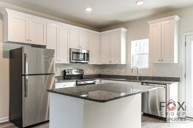 Building Photo - 523 Locust St