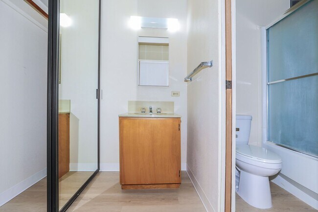 Building Photo - Piikoi Atrium - studio,1 bath with 1 covered parking stall
