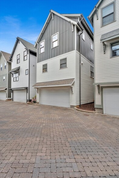 Building Photo - 610 Centerpoint Ln