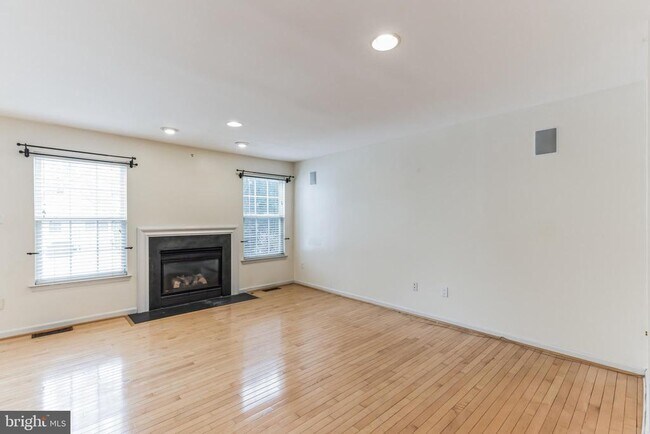 Building Photo - 4 Hogan Way