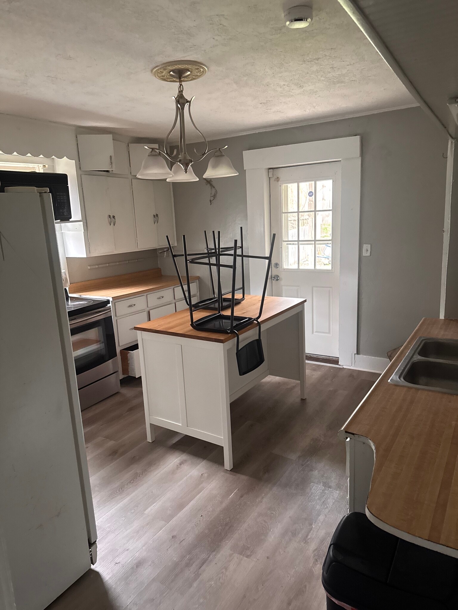 Building Photo - 428 S 2nd St