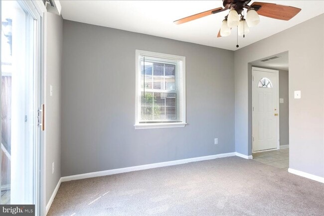 Building Photo - 9860 Hagel Cir