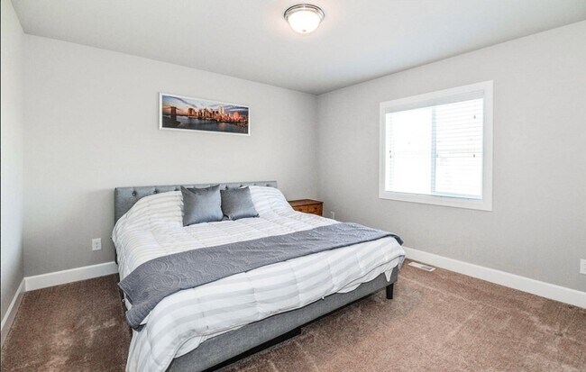 Building Photo - Gorgeous 4BR Home in Canton Park Backing t...