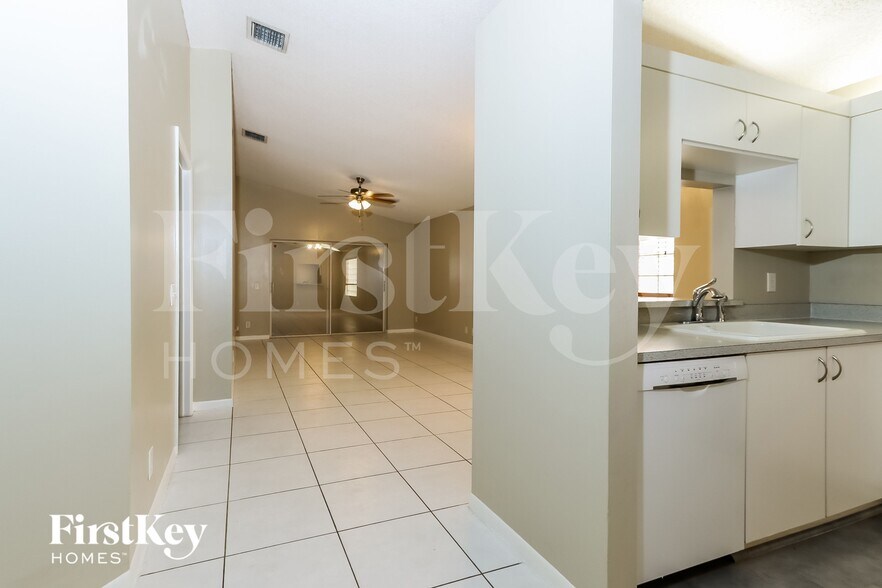 Building Photo - 4652 Concordia Ln