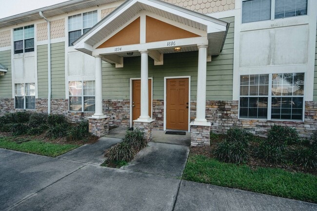 Primary Photo - Super cute 3 Bedroom/3Bathroom Townhome in...