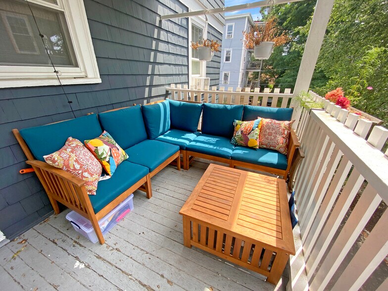 Building Photo - 159 Forest Hills St