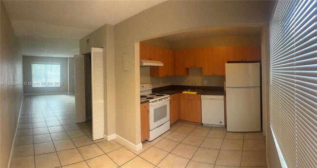 Building Photo - 4785 NW 9th Dr