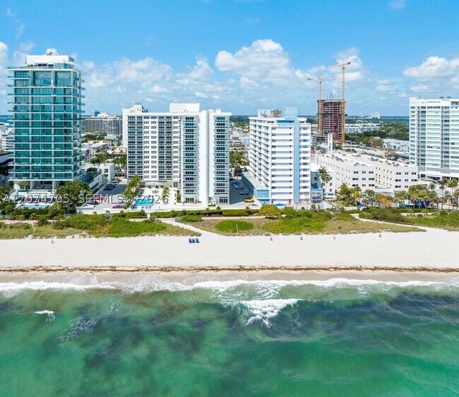 Building Photo - 6917 Collins Ave