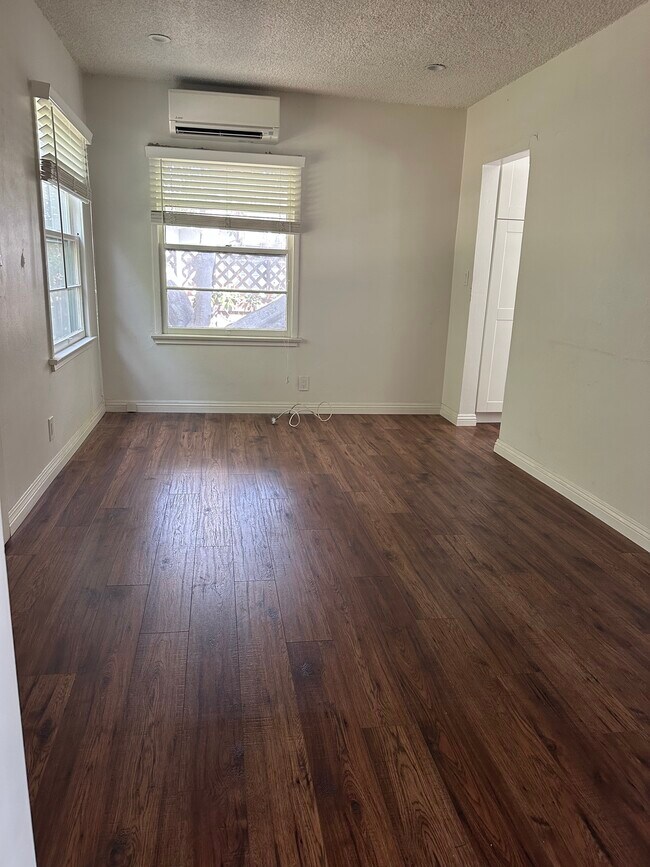 Building Photo - 9038 Carson St