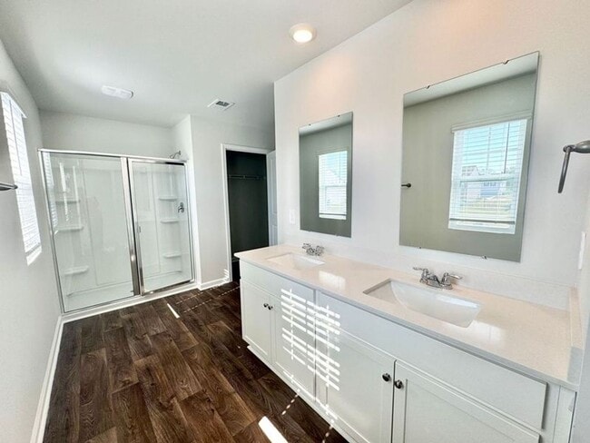 Building Photo - 303 Windmill Dr