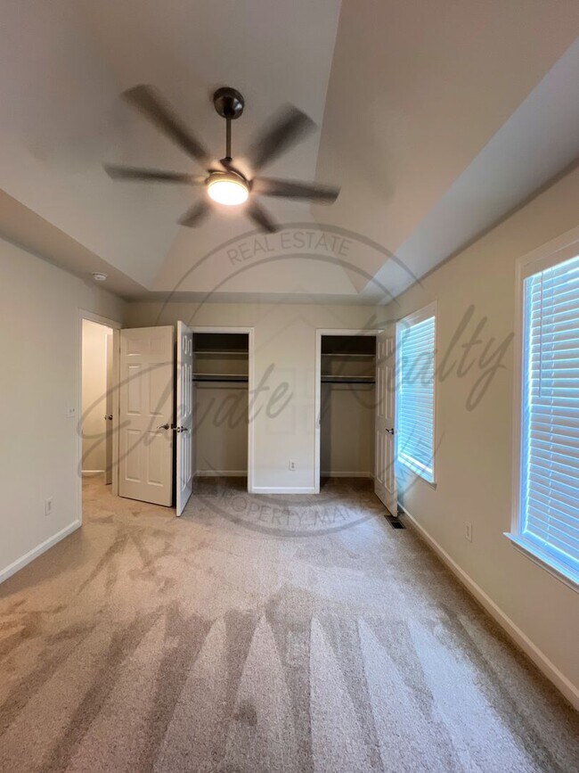 Building Photo - SPECIAL: FIRST MONTHS RENT FREE! Two Bedro...