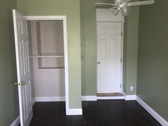 Building Photo - Beautiful renovated home