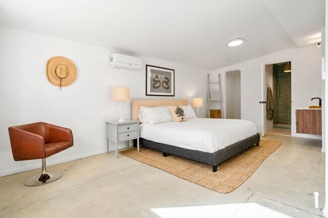 Building Photo - COMING SOON: 3-Bed, 2-Bath Desert-Modern B...